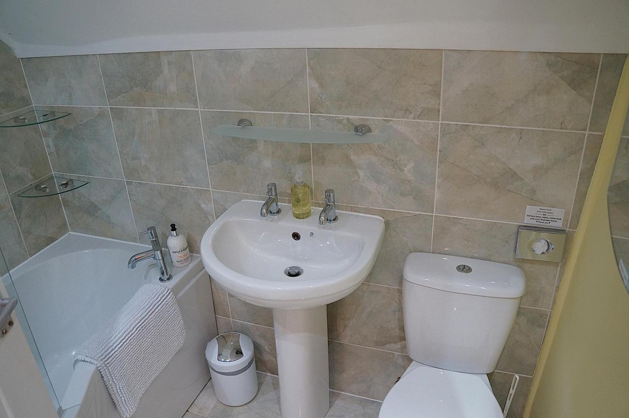 Radcliffe Guest house 4*