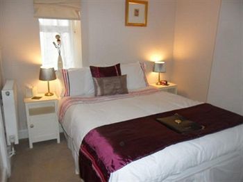 Radcliffe Guest house 4*